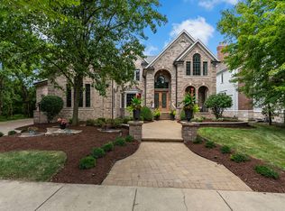 917 Jackson Ave, Naperville, IL 60540