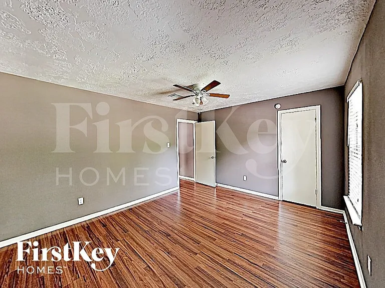 10122 Woodhollow Dr — Photo 11