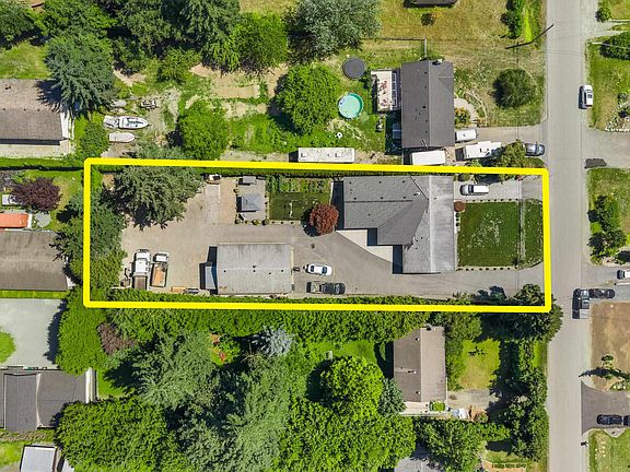 3rd image of 29289 Sunvalley Cres