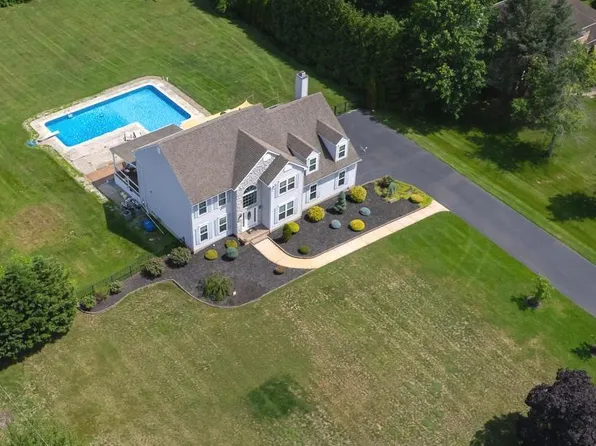 106 Kirschling Dr, Woolwich Township, NJ 08085