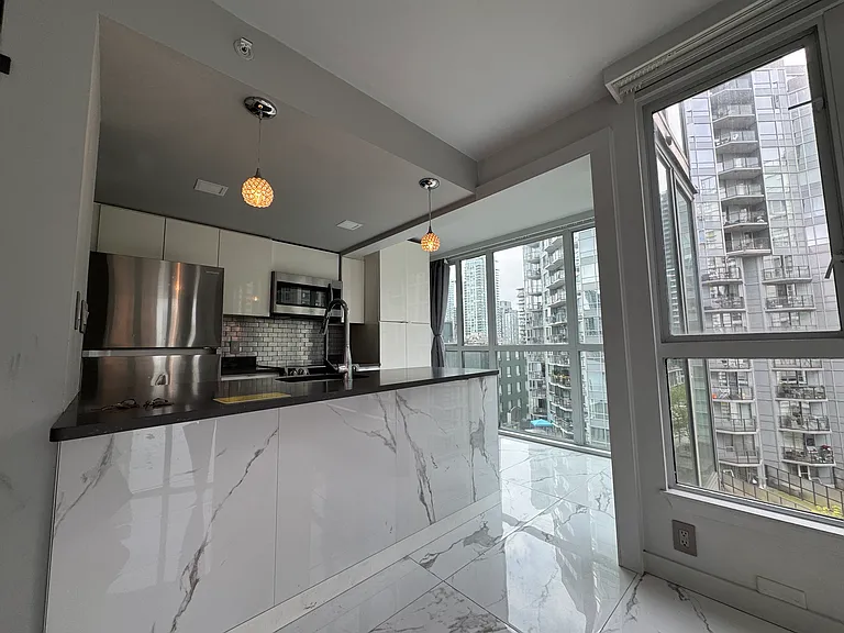 Howe St — Photo 2