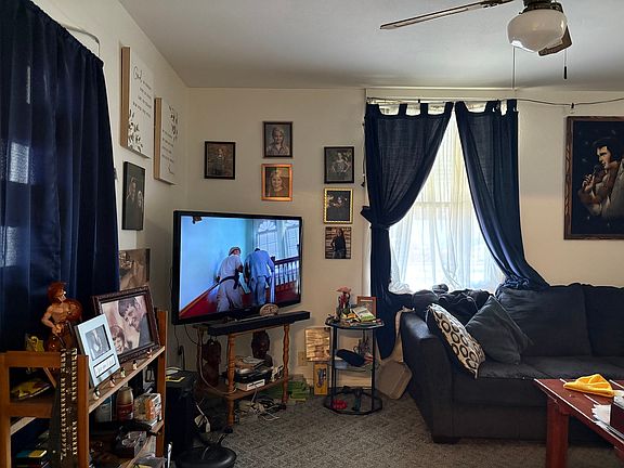3rd image of 1614 Pine St