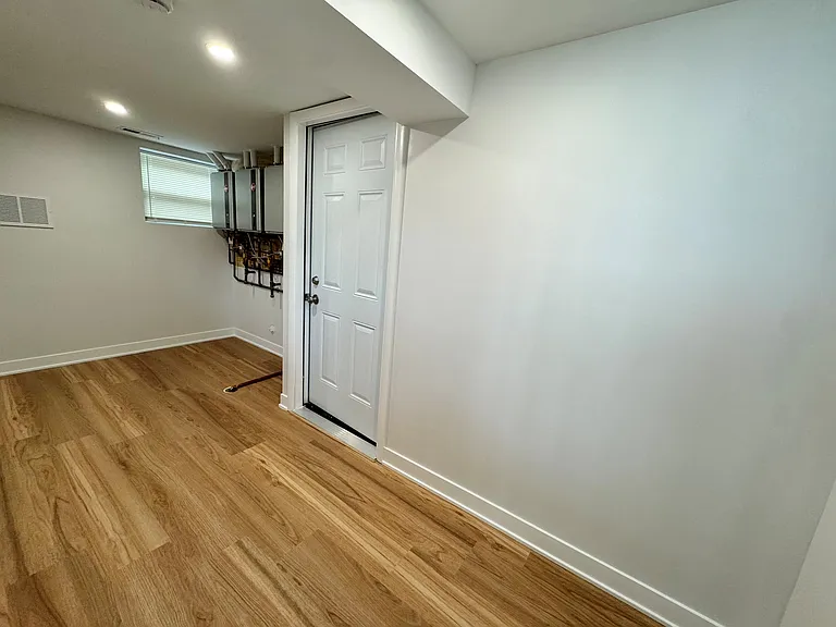 4816 W Henderson St #G — Photo 22