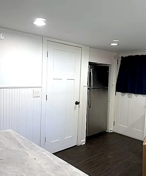 W 64th St — Photo 9