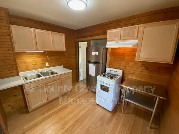 950 N 11th St, Laramie, WY