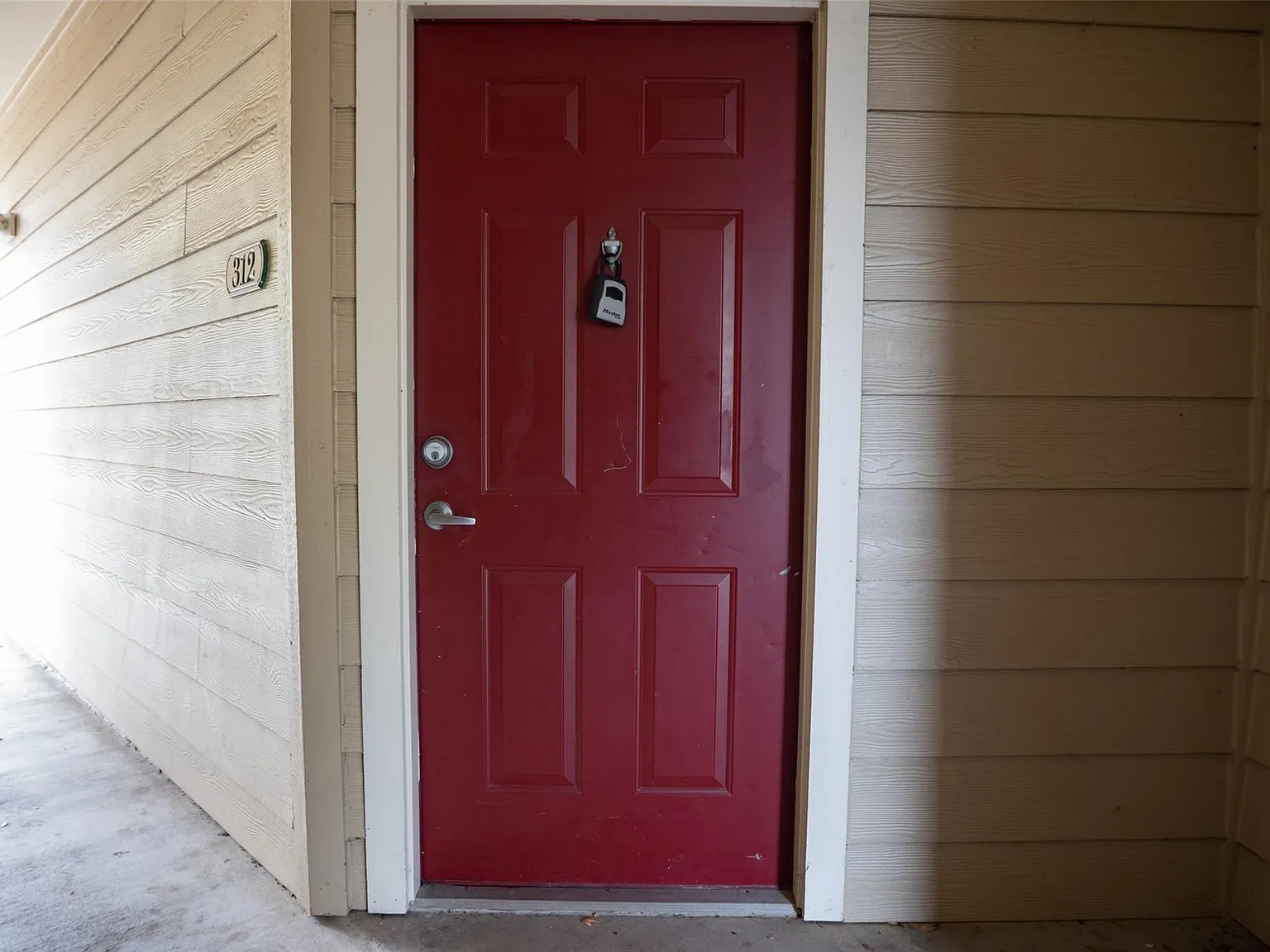 1 bed, 1.0 bath, 791 sqft, $1,195 — Photo 1