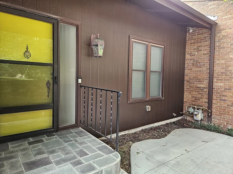 2018 Greenbriar Ln — Photo 3