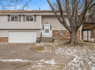 1191 Timbershore Ln, Eagan, MN 55123