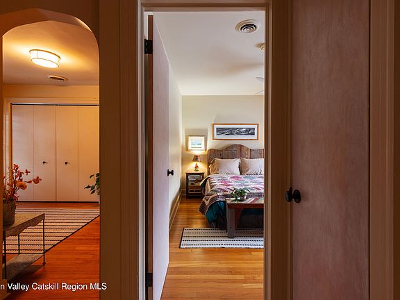 5th image of 95 Lakeview Avenue