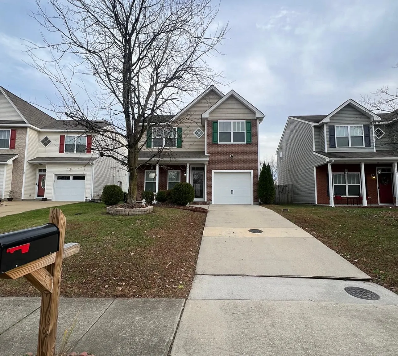 3 bed, 2.5 bath, 1759 sqft, $2,300 — Photo 3