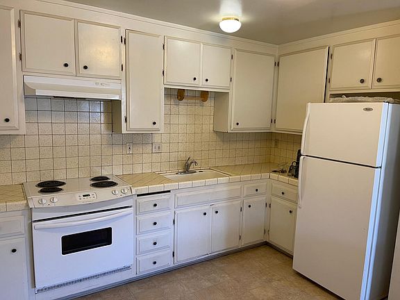5th image of 4362 Moorpark Ave #2