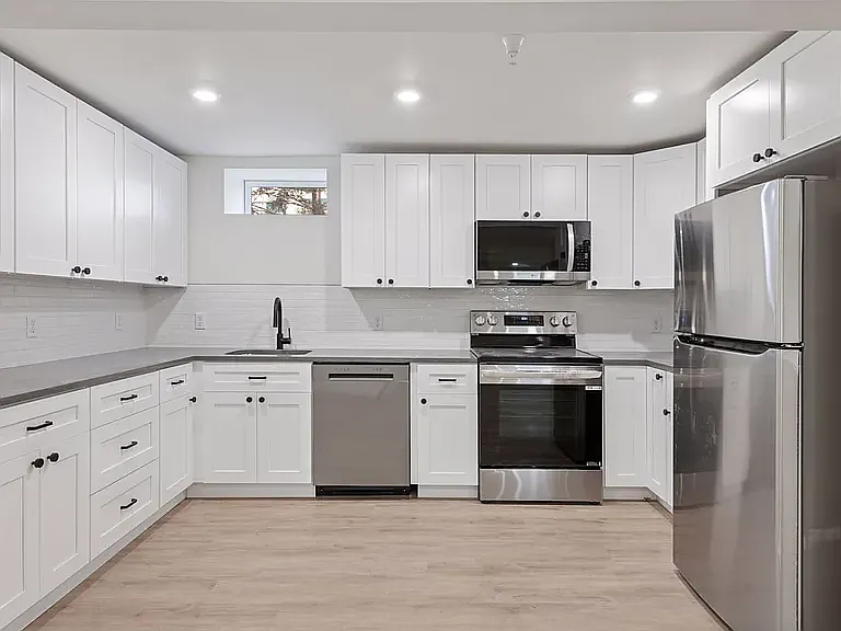 601 Main St NE #3 — Photo 2