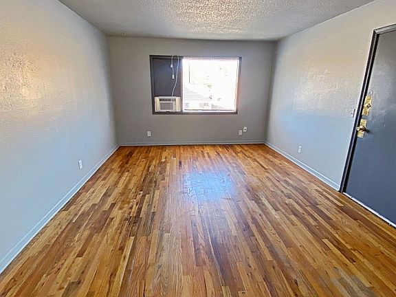 2nd image of 4813-4823 Boyd St #48156