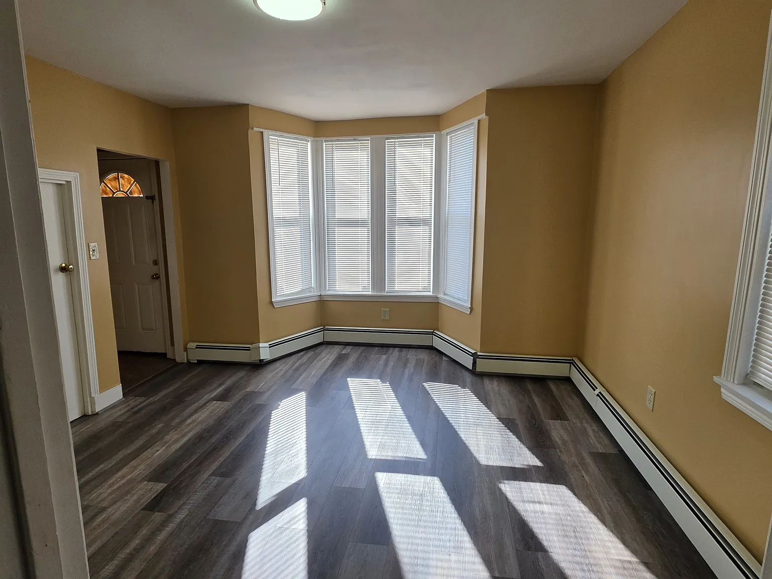 12 Halton St — Photo 1
