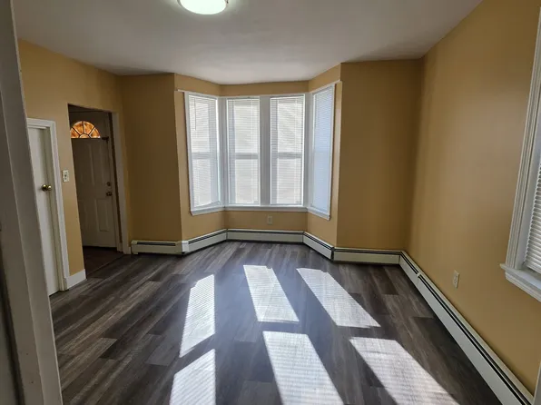 12 Halton St Floor 2, Providence, RI 02907
