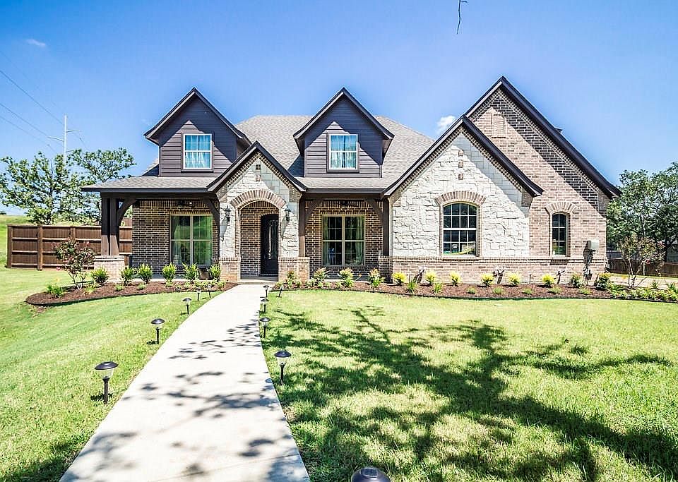 1st image of 706 Windsor Ct