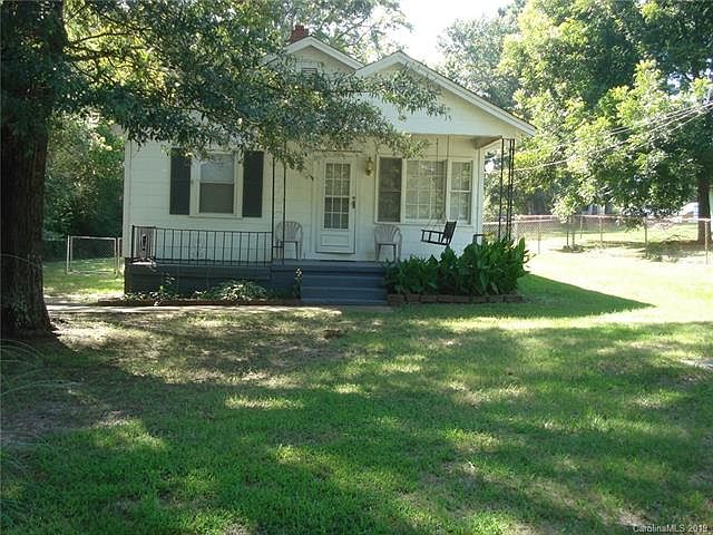 2nd image of 3115 Lamar St