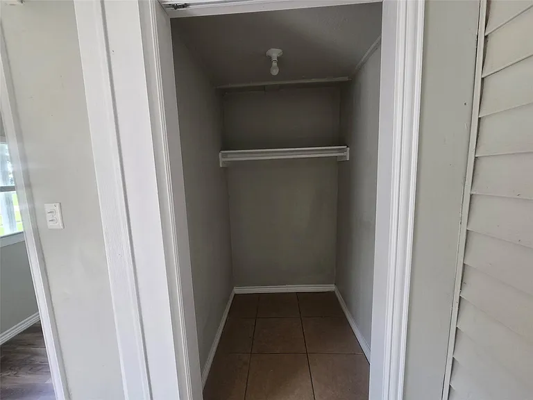 202 N Logan St — Photo 5