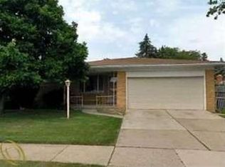 30615 McGrath Dr, Warren, MI 48093