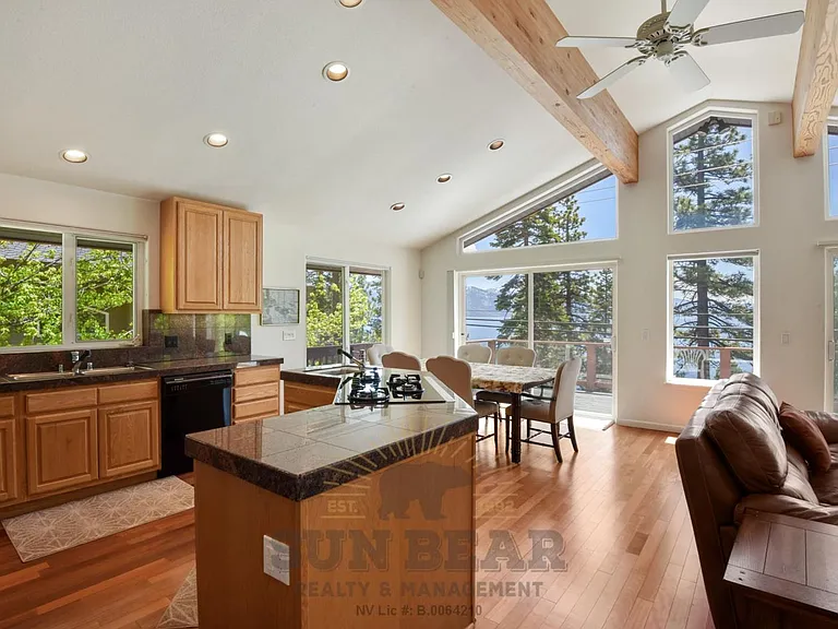101 Red Cedar Dr #23 — Photo 3