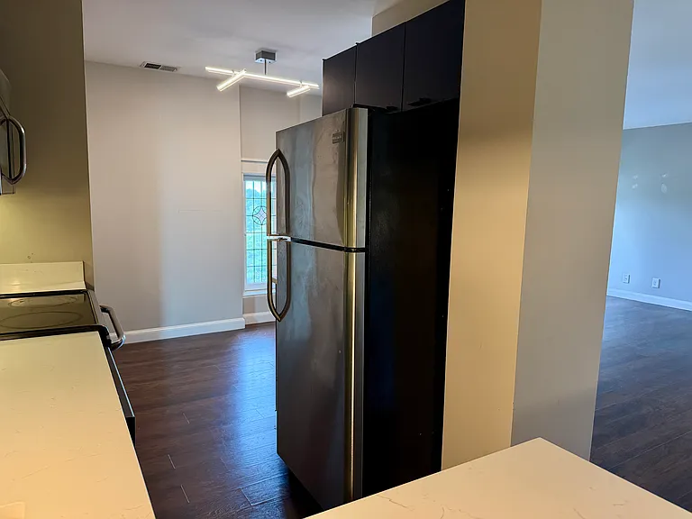 1054 S Kingshighway Blvd #R — Photo 5