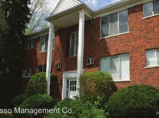 470 E Elmwood Ave APT 201, Clawson, MI 48017
