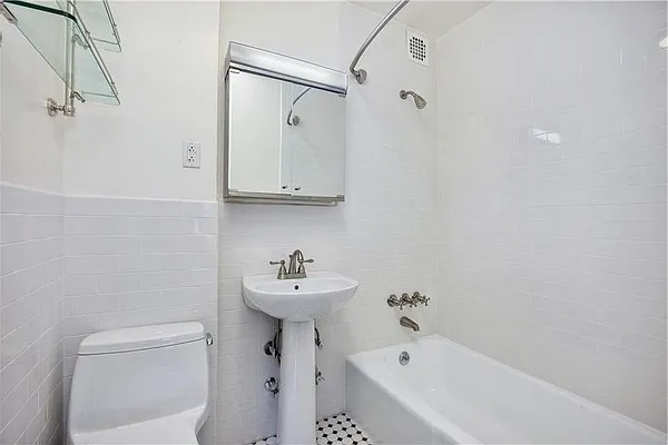 Rented by Douglas Elliman | media 16