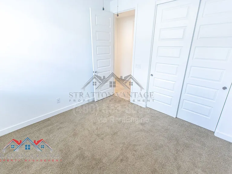 2304 E Kelly Dr — Photo 17