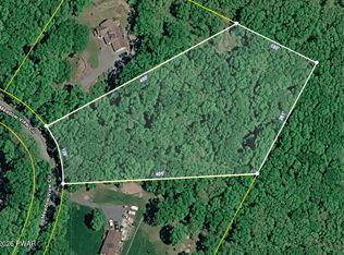 Meadowview Cir, Shohola, PA 18458