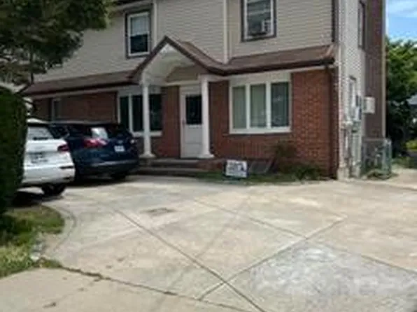 216 Broadway, Huntington, NY 11743