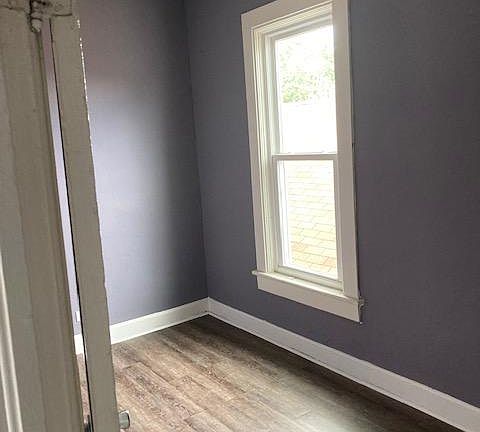 4th image of 10423 S Avenue M #2