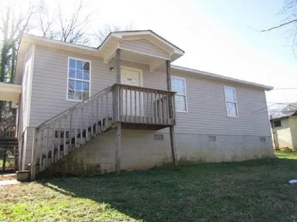 228 Lexington Ave, Griffin, GA 30223