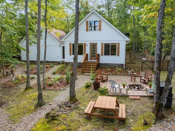 9837 Crawford Ln, Cheboygan, MI 49721