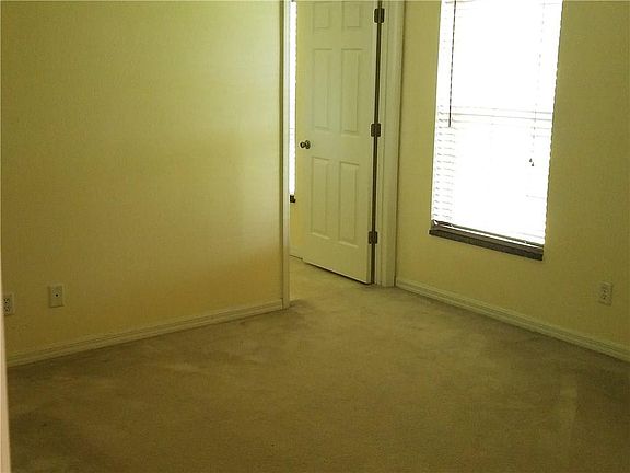 5th image of 1435 11th Ln