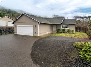 143 Barron Ct, Roseburg, OR 97471