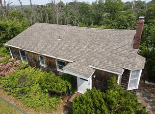 33 Oceanview Rd, Hampton Bays, NY 11946