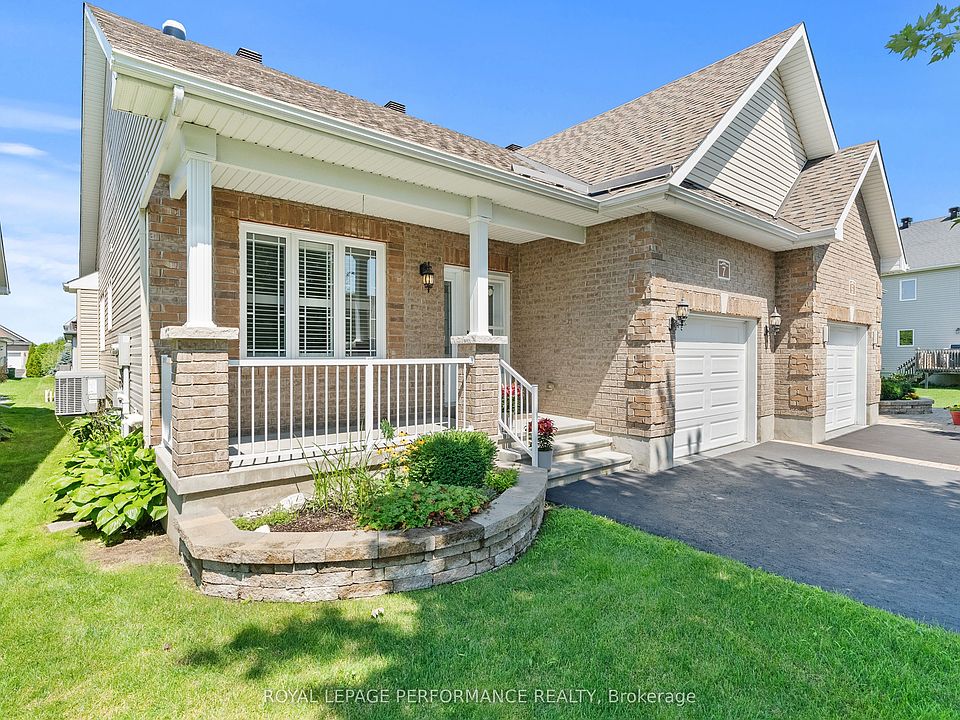 1st image of 7 Abbey Cres