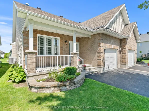 7 Abbey Cres, Russell, ON K4R 0B5