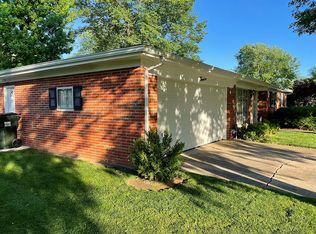 12 Victor St, Waterloo, IL 62298