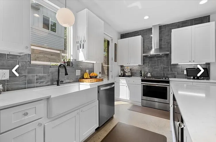 2413 E 9th St #1 — Photo 11