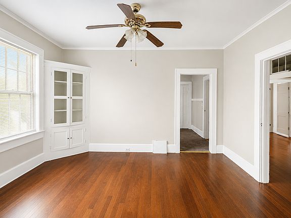 5th image of 106 Chalmers St