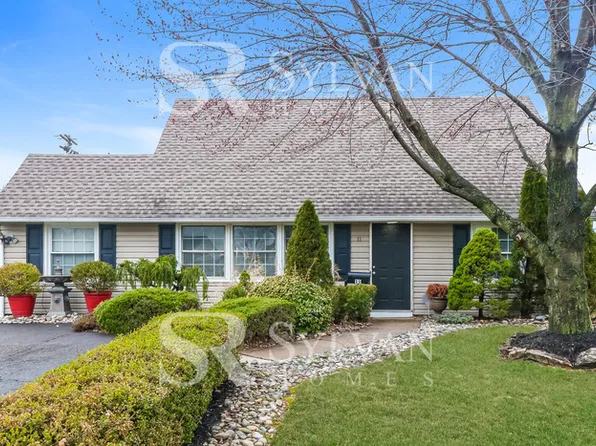 11 Return Ln, Levittown, PA 19055
