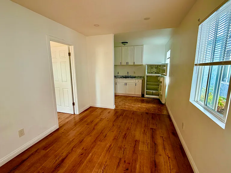3362-64 B St #3364 — Photo 9