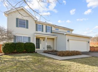 2865 Winchester Dr, Elgin, IL 60124