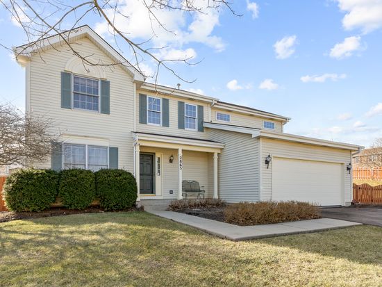 2865 Winchester Dr, Elgin, IL 60124