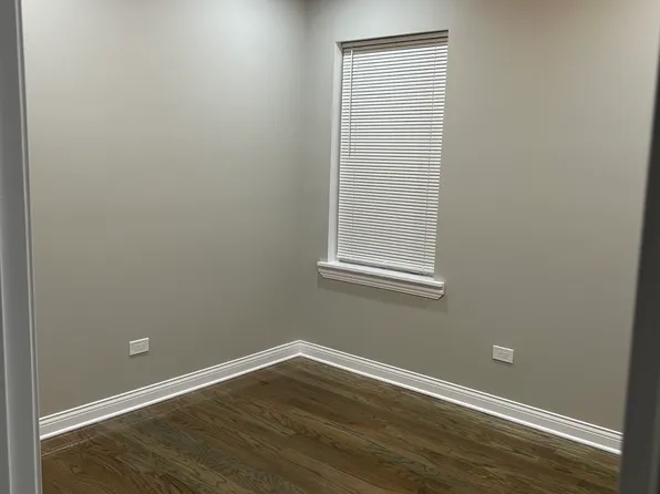 (undisclosed Address), Chicago, IL 60624