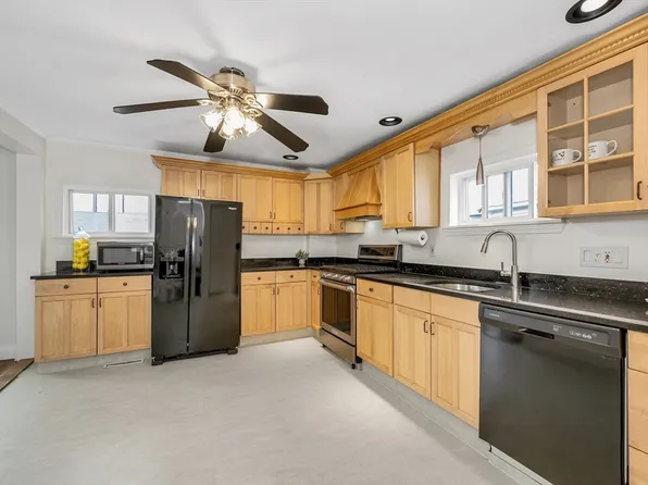 50 Bay Rd, Revere, MA 02151