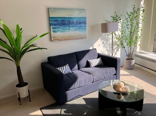 8200 E Jefferson Ave APT 1407