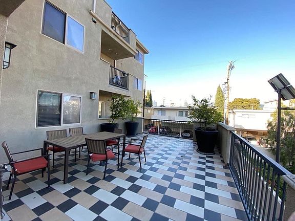 5th image of 1420 S Bundy Dr #104