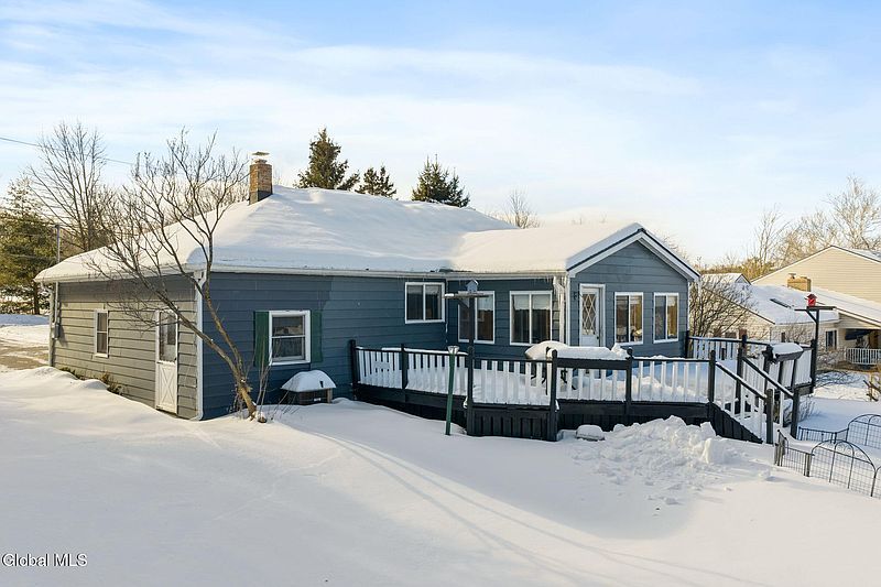 4th image of 1090 Sacandaga Road